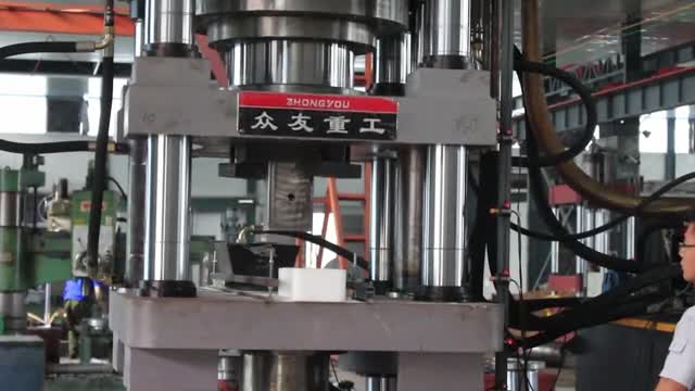 500吨盐砖机液压视频