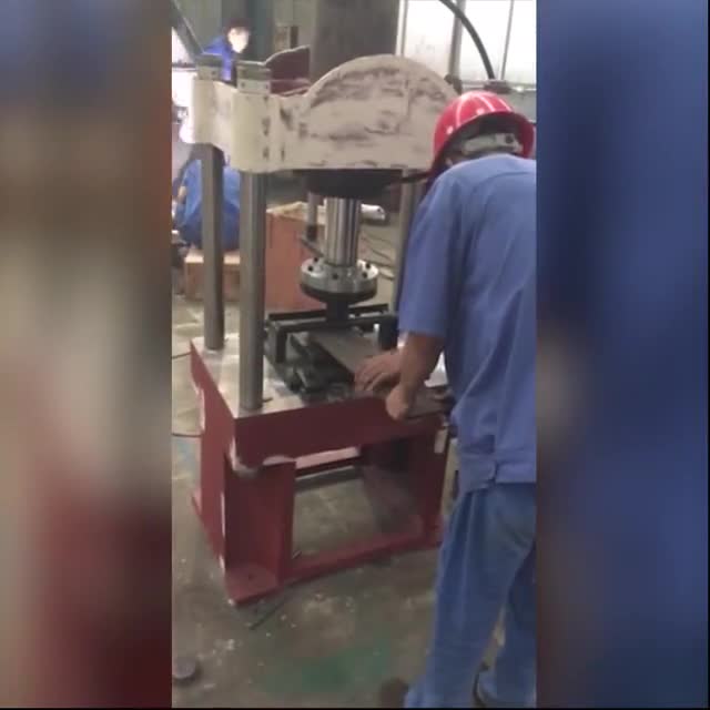 小吨位冲孔液压机试机视频